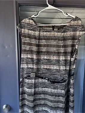 ILE Women’s Black and White Patterned Belted Dress